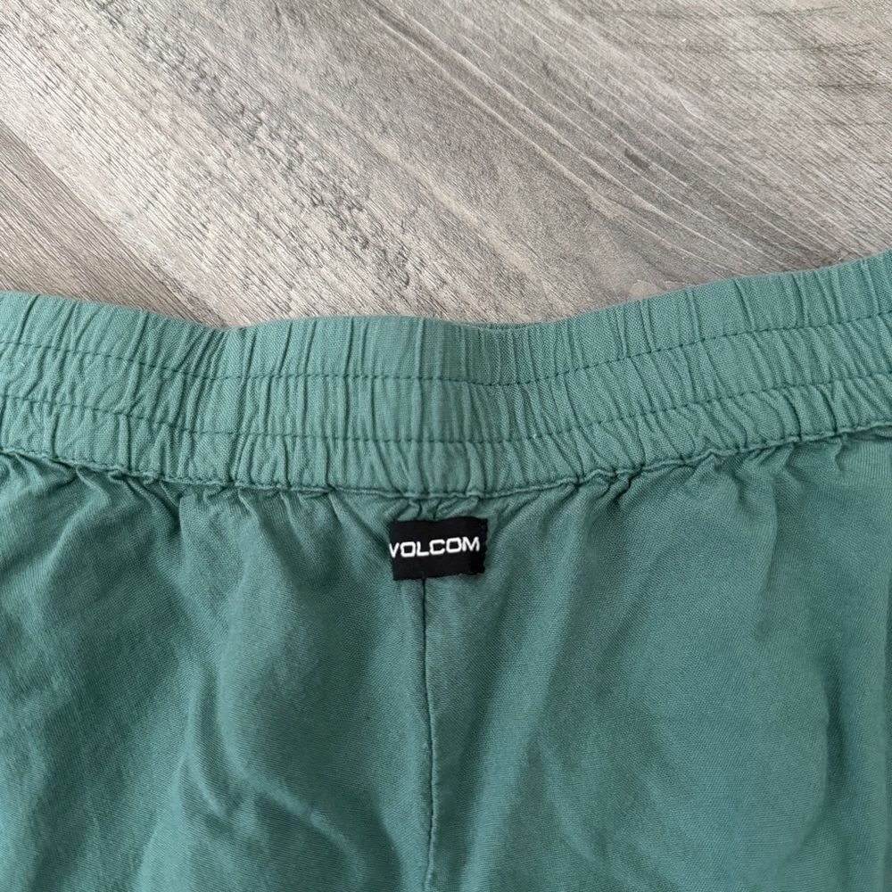 Volcom Shorts Large Teal Viscose Vacation Flowy Pockets Feminine Casual - Picture 8 of 13